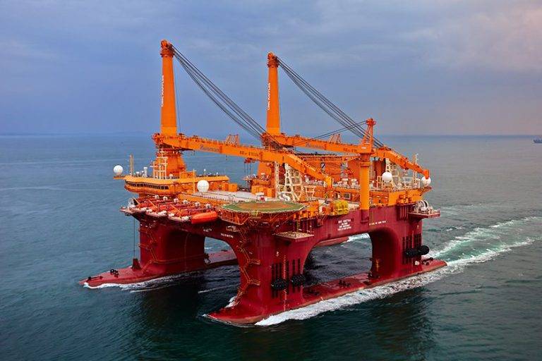 Subsea gangway lift by OOS Gretha - OOS International